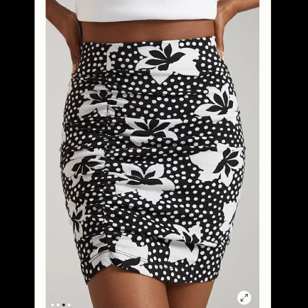 NWT PORRIDGE RUCHED KNIT MINI SKIRT Small